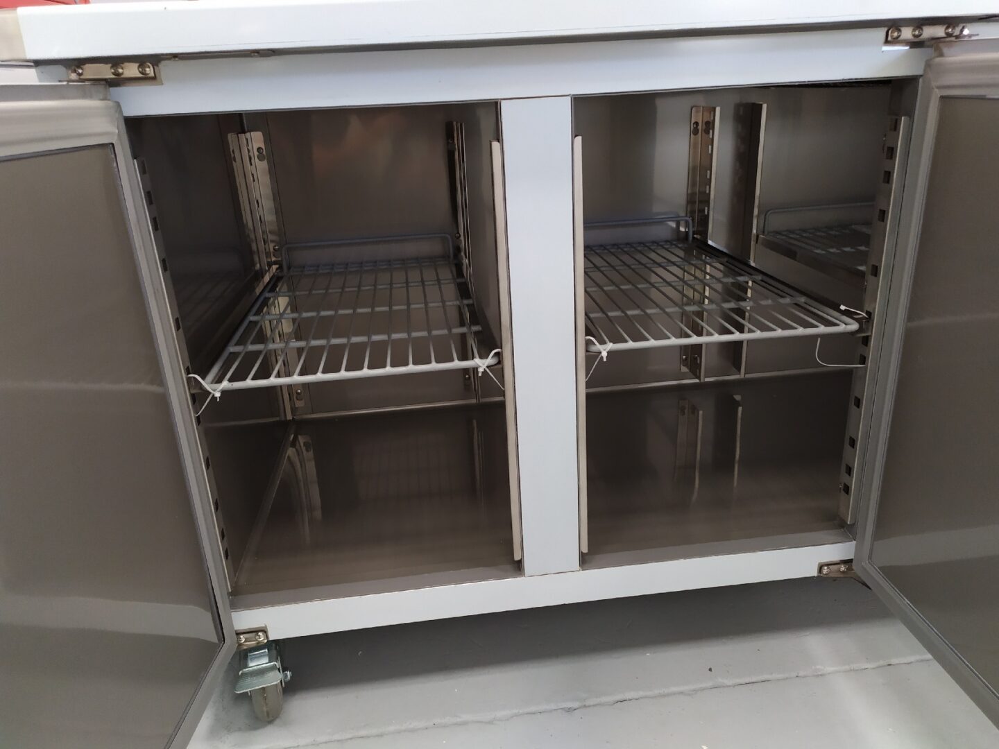 TABLE POSITIVE 400 LITRES 3 PORTES AVEC DOSSERET – Image 5